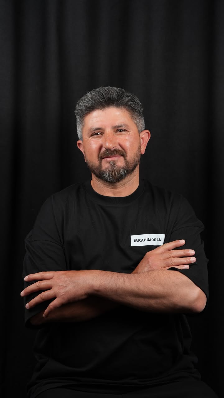 İbrahim Oran, saç kesim uzmanı